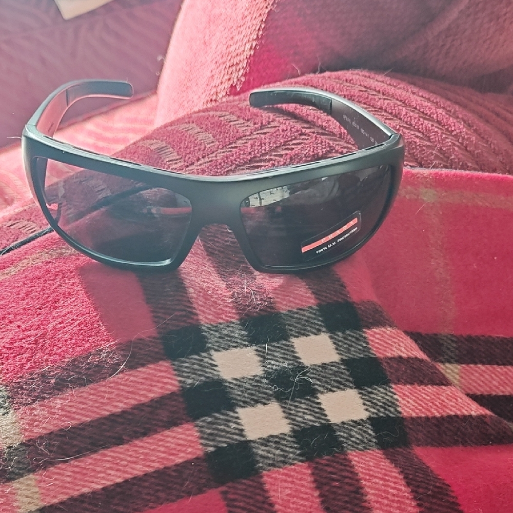 Prada Unisex Sunglasses Nwt. Make me an offer.I Don't have the original case.
